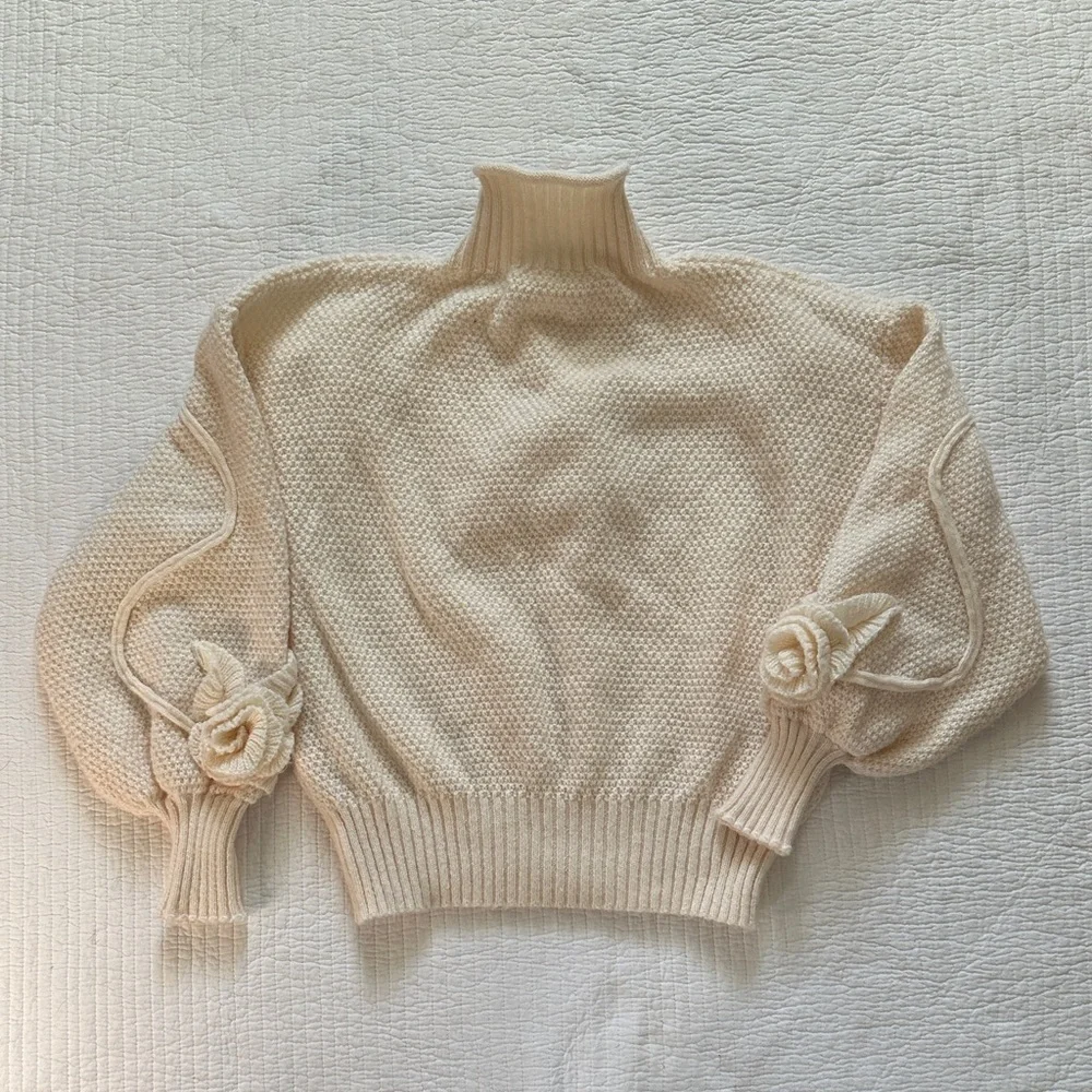 Chic Cream Turtleneck Sweater with Floral Accents - Picture 6 of 8